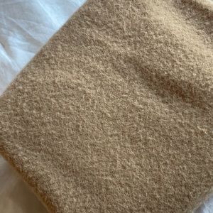 Ann Taylor skirt. Very warm skirt. Midi length. M size New with tags